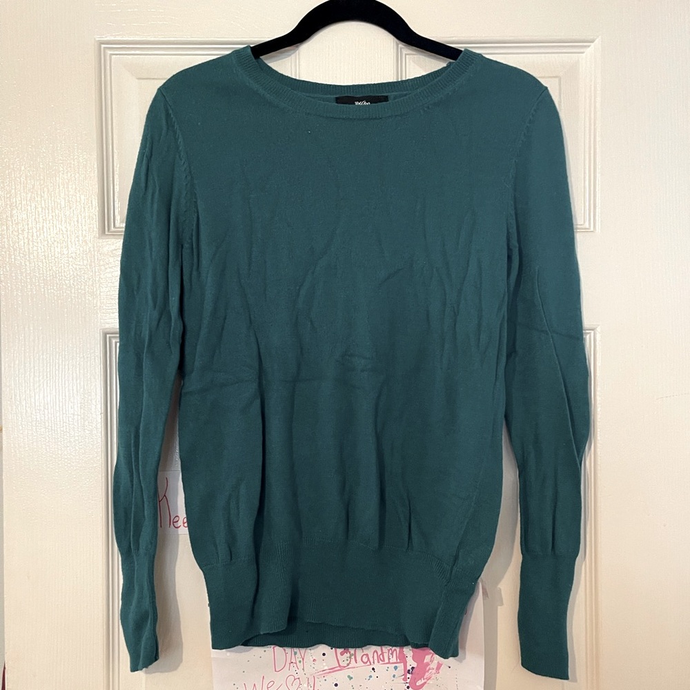 Large Long sleeve blueish/green shirt